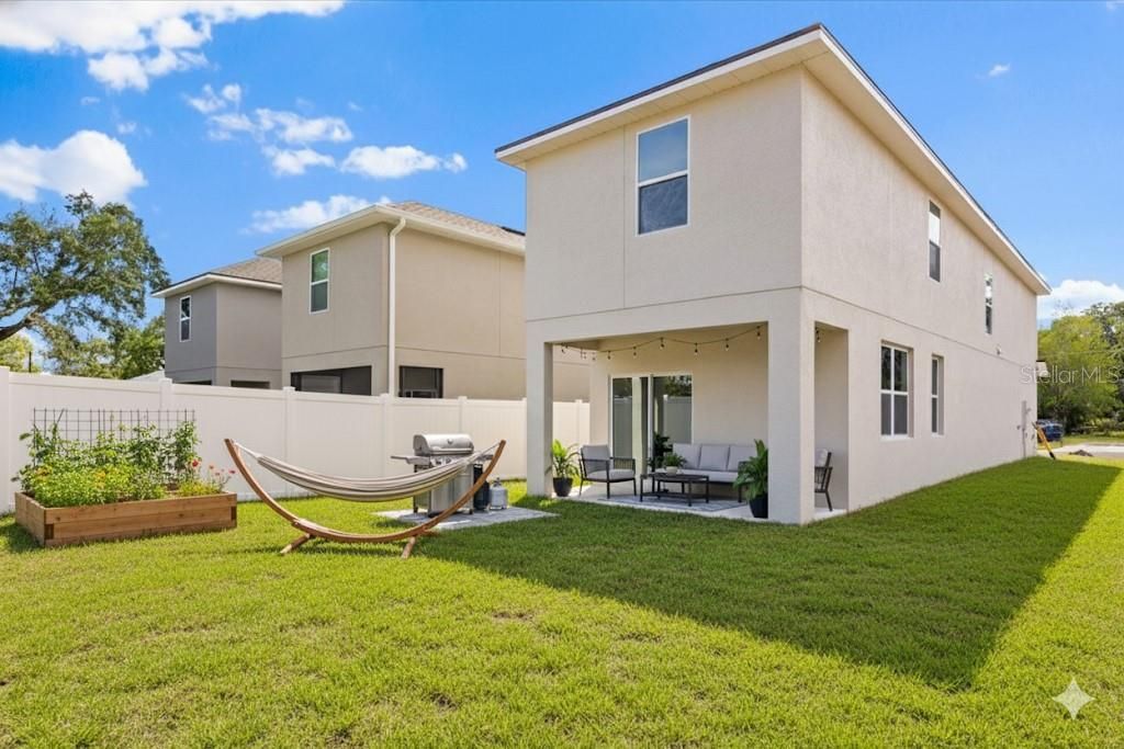 Active With Contract: $389,900 (4 beds, 3 baths, 1971 Square Feet)