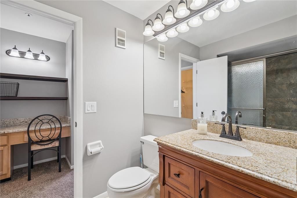 待售: $175,000 (1 贝兹, 1 浴室, 823 平方英尺)