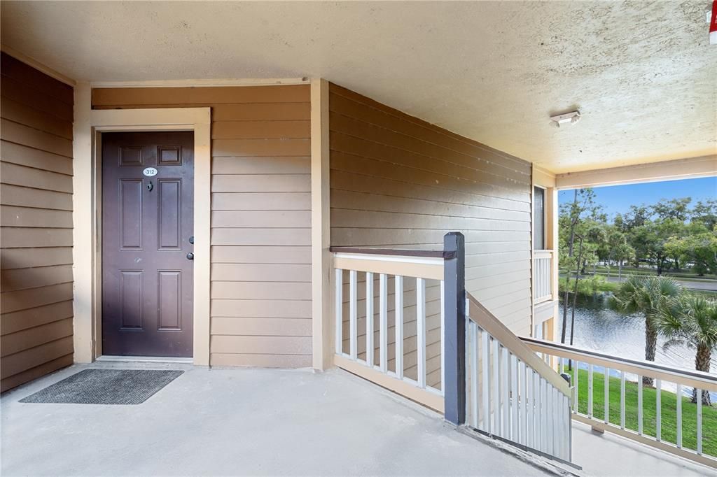 待售: $175,000 (1 贝兹, 1 浴室, 823 平方英尺)