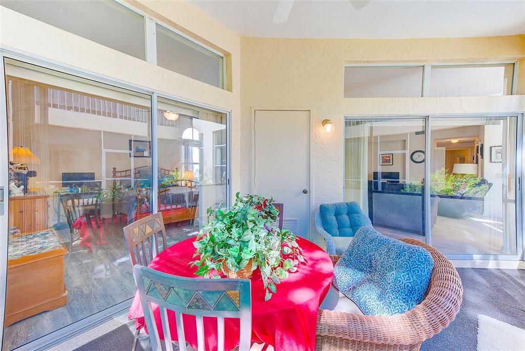 合同活跃: $275,000 (2 贝兹, 2 浴室, 1237 平方英尺)