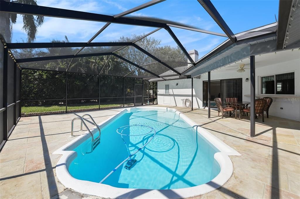 Active With Contract: $475,000 (4 beds, 3 baths, 1916 Square Feet)