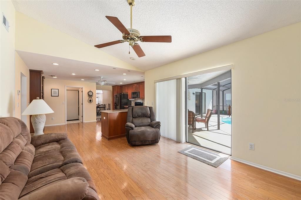 Active With Contract: $475,000 (4 beds, 3 baths, 1916 Square Feet)