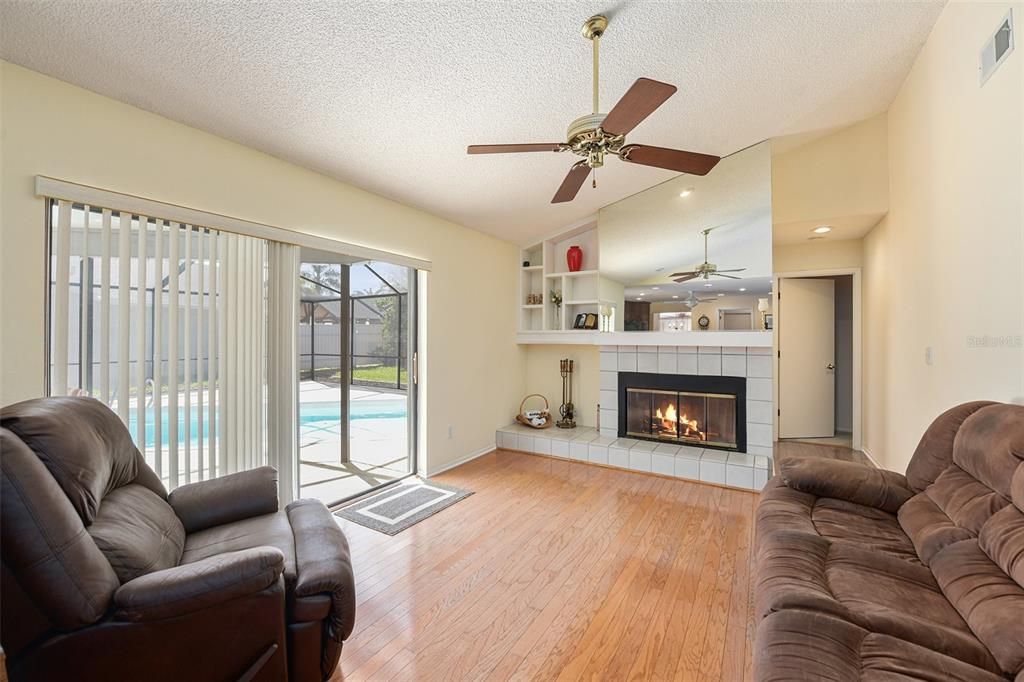 Active With Contract: $475,000 (4 beds, 3 baths, 1916 Square Feet)