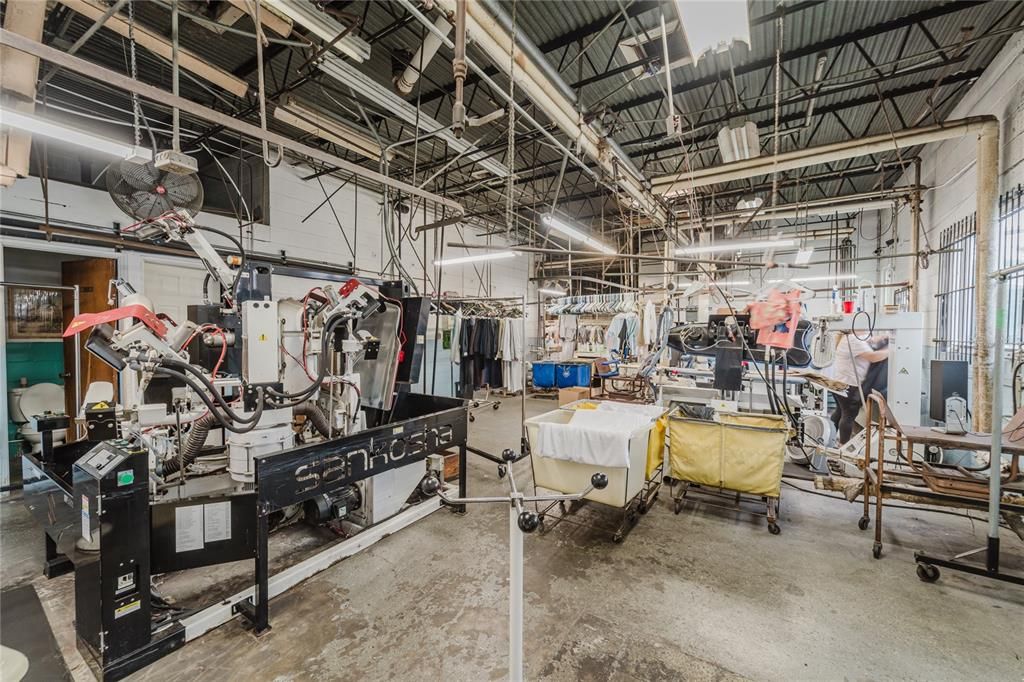 待售: $199,900 (0 贝兹, 0 浴室, 2200 平方英尺)