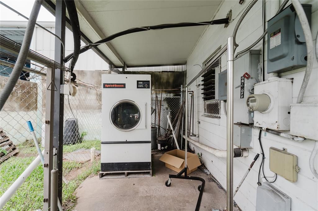 待售: $199,900 (0 贝兹, 0 浴室, 2200 平方英尺)