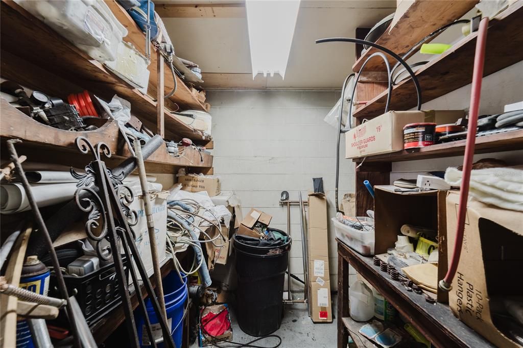 待售: $199,900 (0 贝兹, 0 浴室, 2200 平方英尺)