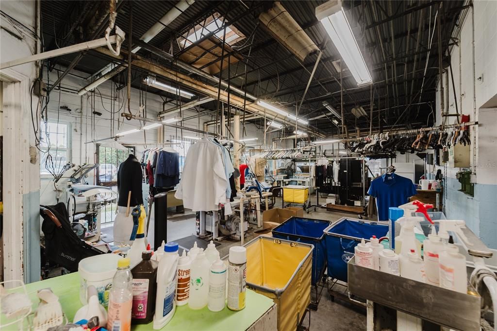 待售: $199,900 (0 贝兹, 0 浴室, 2200 平方英尺)