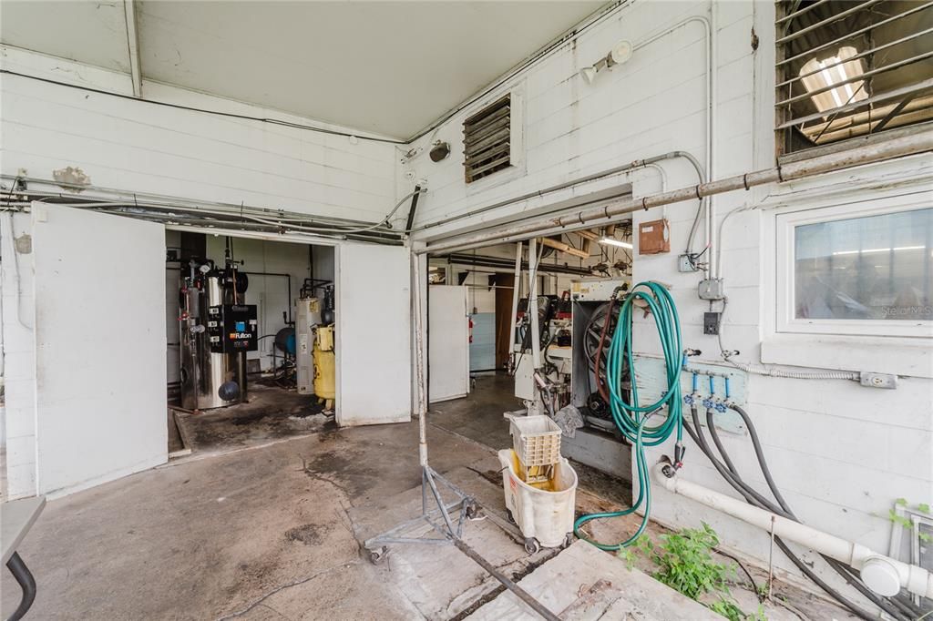 待售: $199,900 (0 贝兹, 0 浴室, 2200 平方英尺)