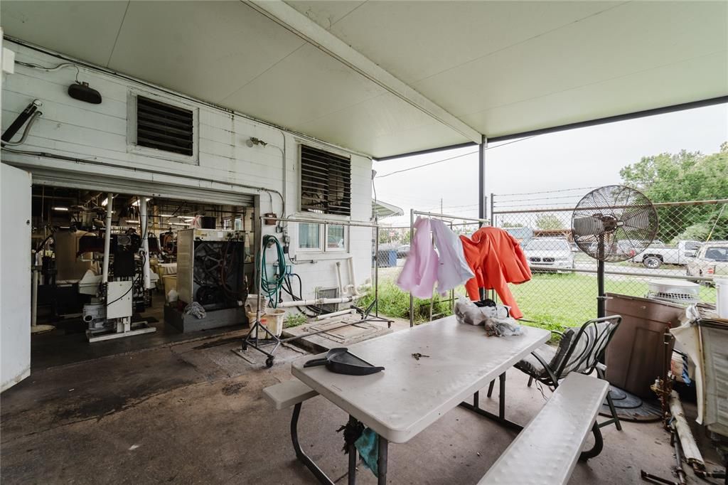 待售: $199,900 (0 贝兹, 0 浴室, 2200 平方英尺)