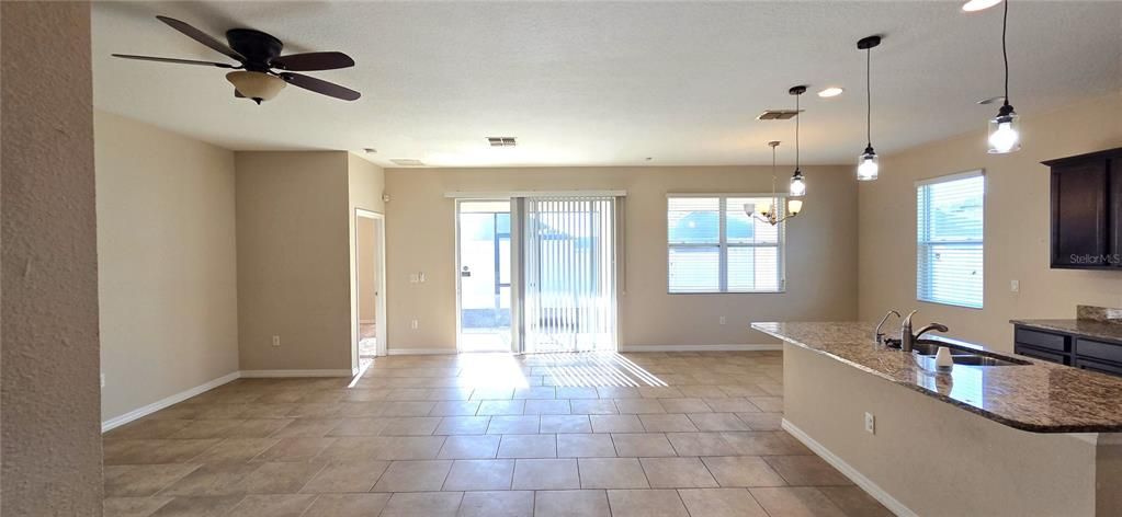 Active With Contract: $247,500 (3 beds, 2 baths, 1662 Square Feet)