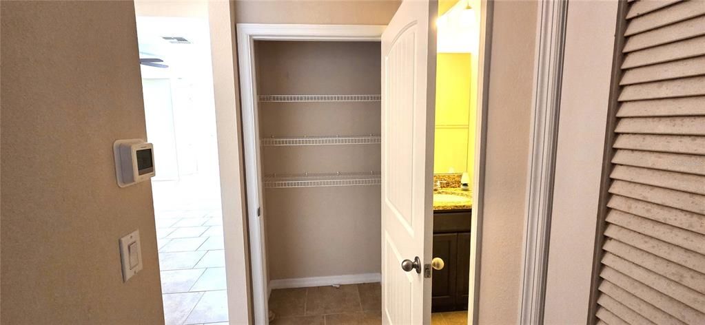 Active With Contract: $247,500 (3 beds, 2 baths, 1662 Square Feet)