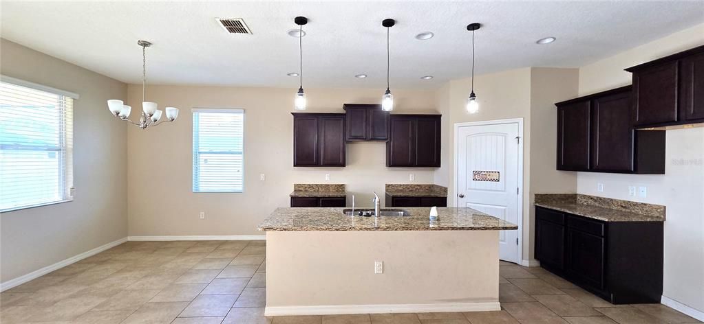 Active With Contract: $247,500 (3 beds, 2 baths, 1662 Square Feet)