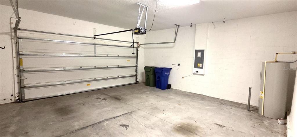 Active With Contract: $247,500 (3 beds, 2 baths, 1662 Square Feet)