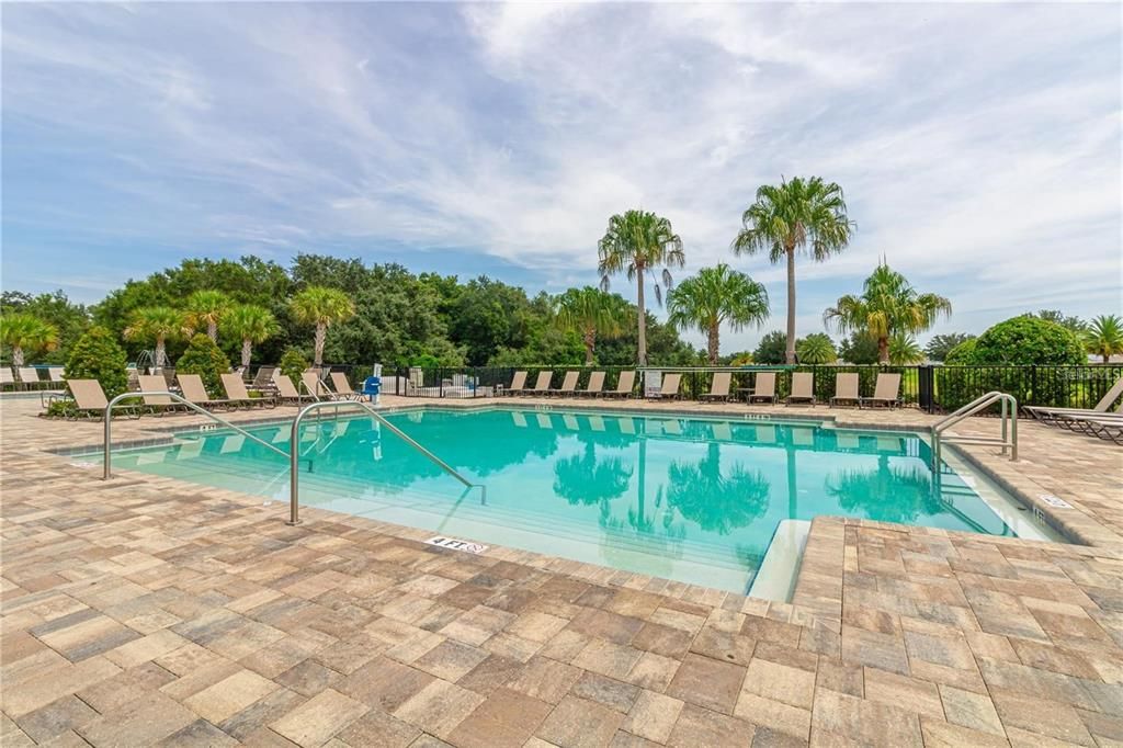 Active With Contract: $247,500 (3 beds, 2 baths, 1662 Square Feet)