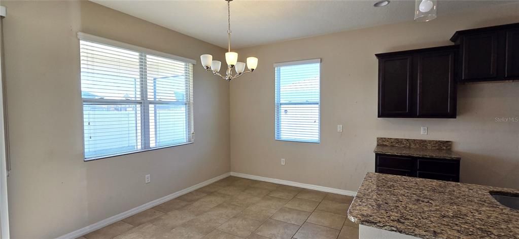 Active With Contract: $247,500 (3 beds, 2 baths, 1662 Square Feet)