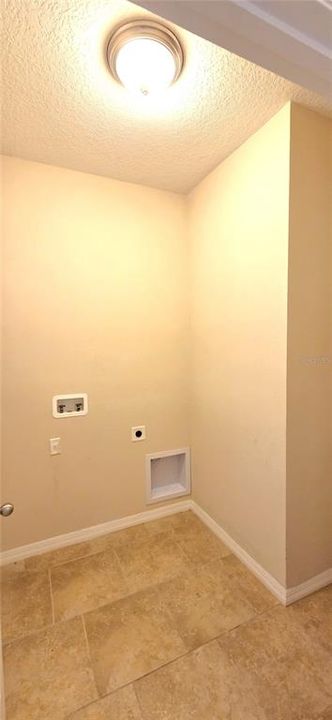Active With Contract: $247,500 (3 beds, 2 baths, 1662 Square Feet)