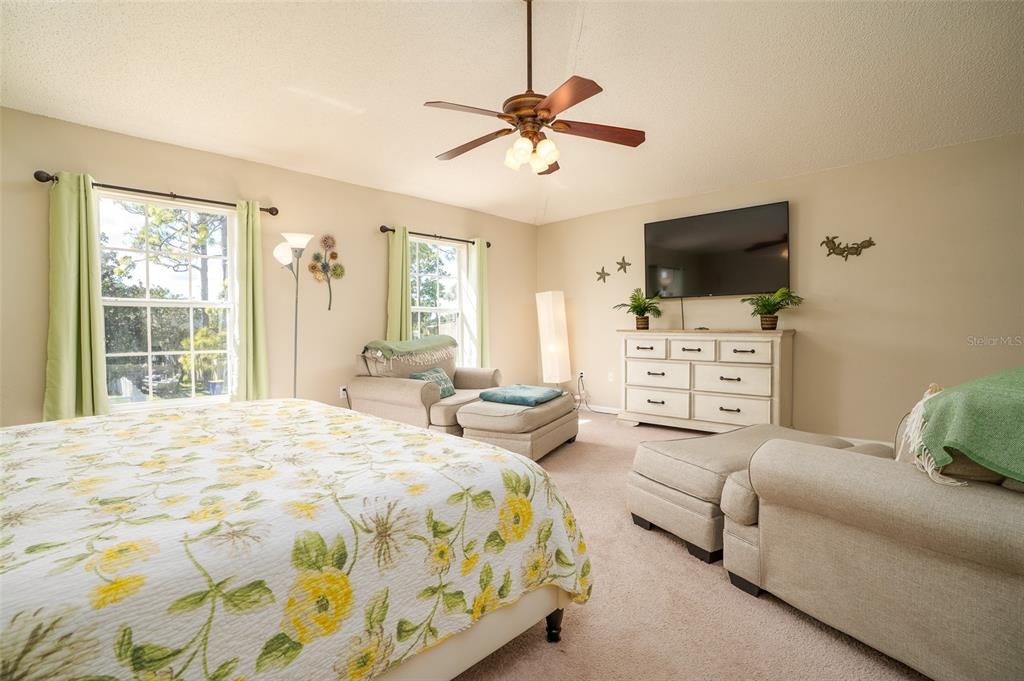 For Sale: $474,000 (4 beds, 2 baths, 2760 Square Feet)