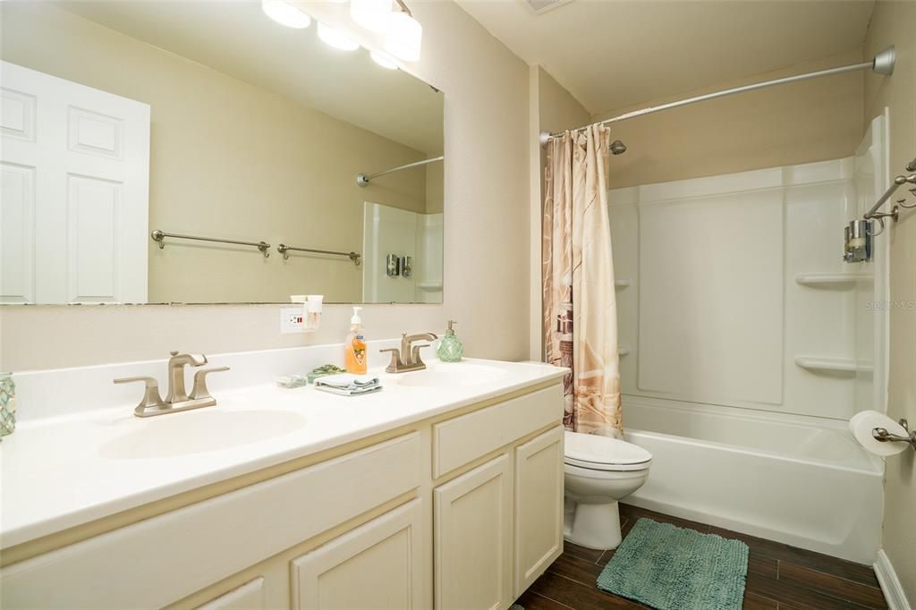 For Sale: $474,000 (4 beds, 2 baths, 2760 Square Feet)