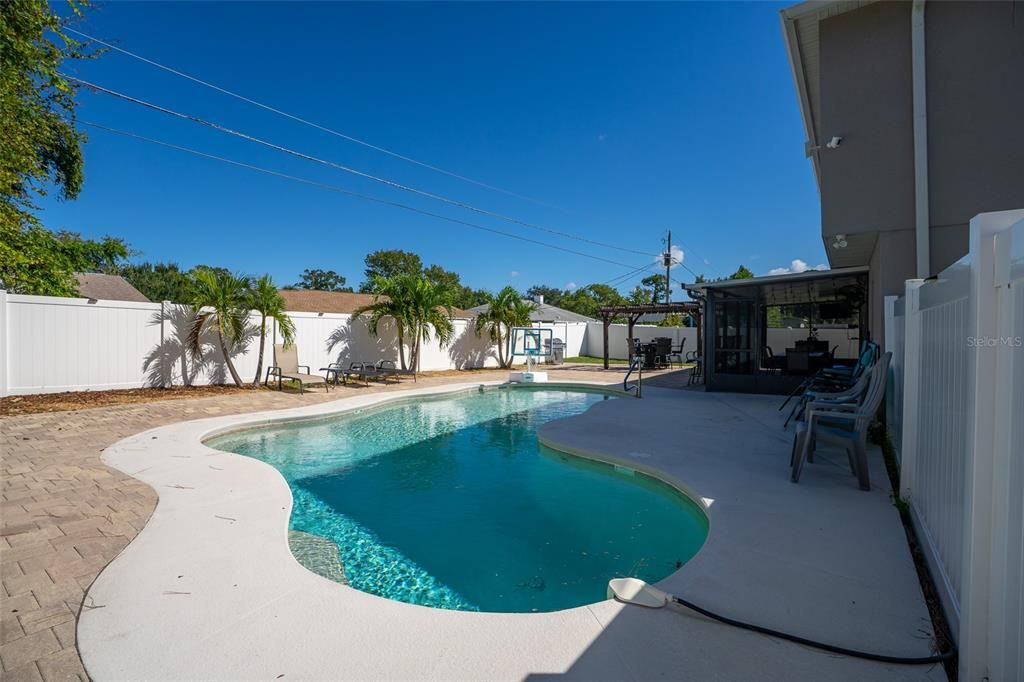 For Sale: $474,000 (4 beds, 2 baths, 2760 Square Feet)