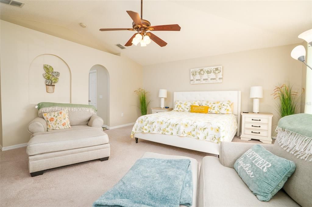 For Sale: $474,000 (4 beds, 2 baths, 2760 Square Feet)