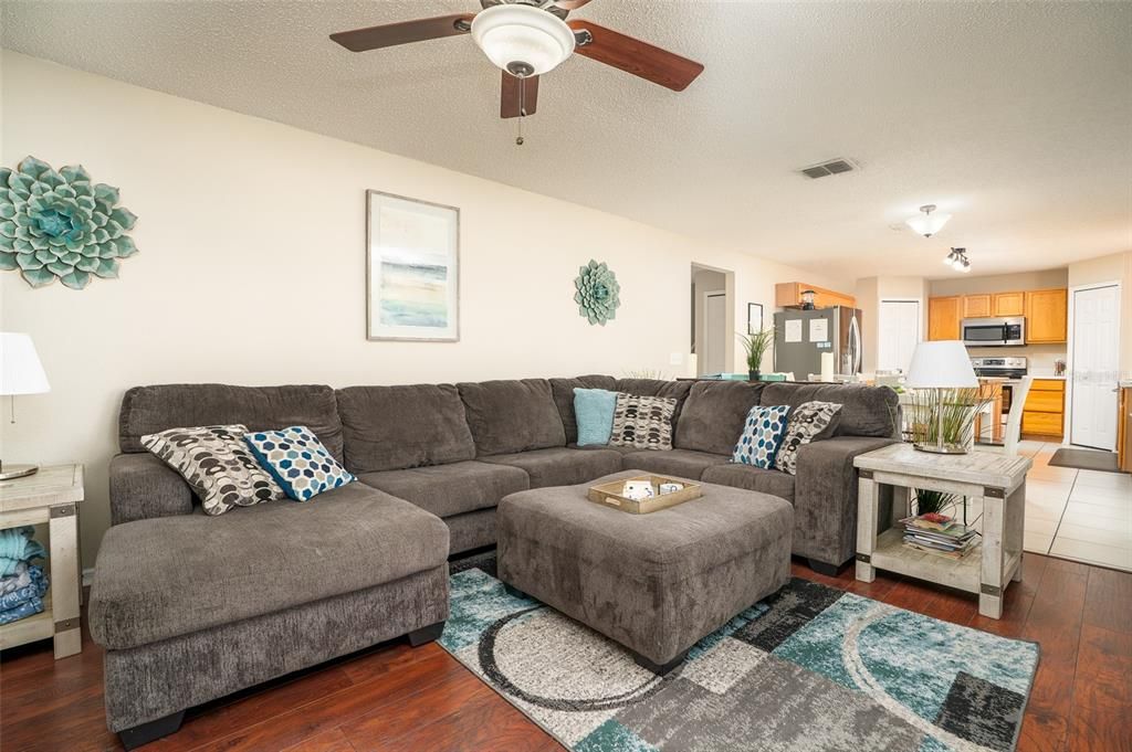 For Sale: $474,000 (4 beds, 2 baths, 2760 Square Feet)