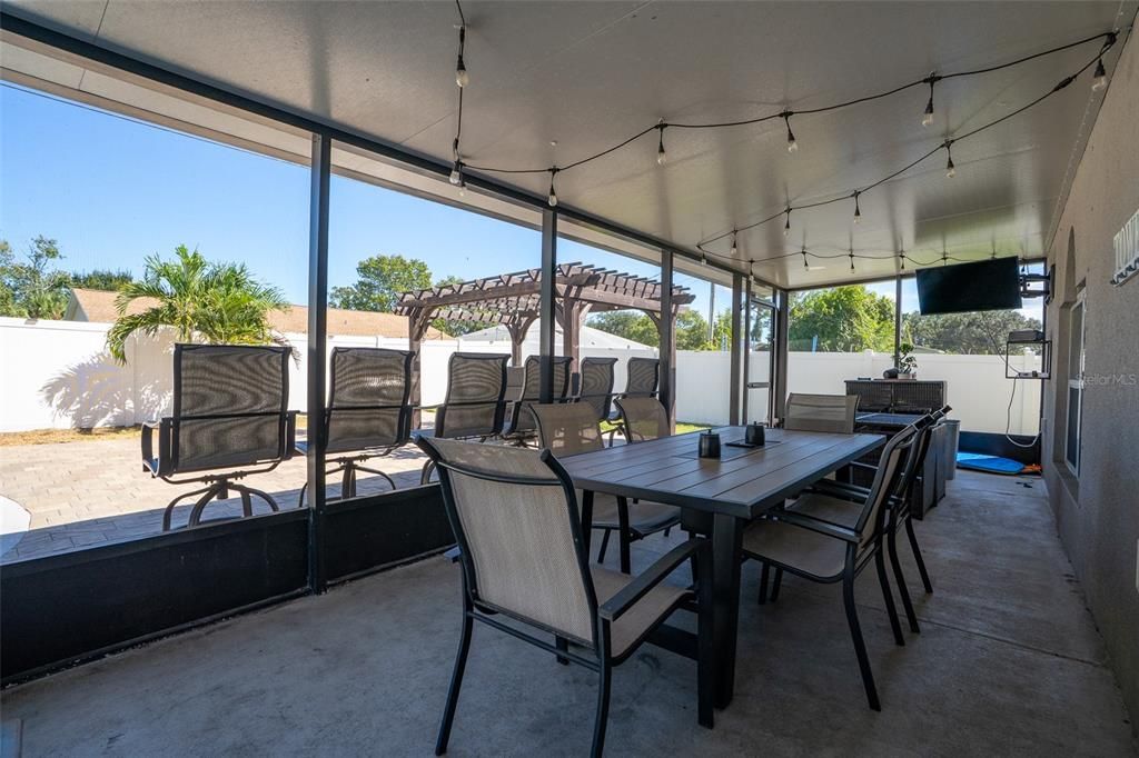 For Sale: $474,000 (4 beds, 2 baths, 2760 Square Feet)