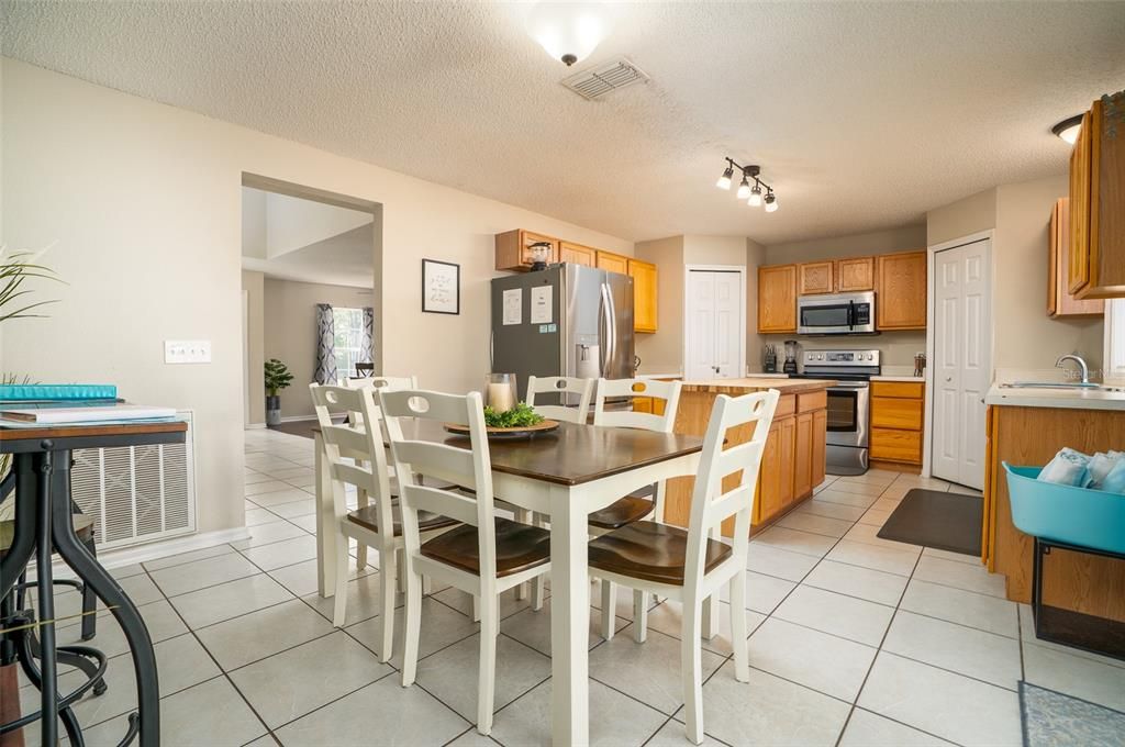 For Sale: $474,000 (4 beds, 2 baths, 2760 Square Feet)