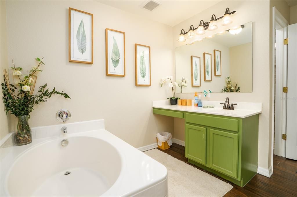 For Sale: $474,000 (4 beds, 2 baths, 2760 Square Feet)