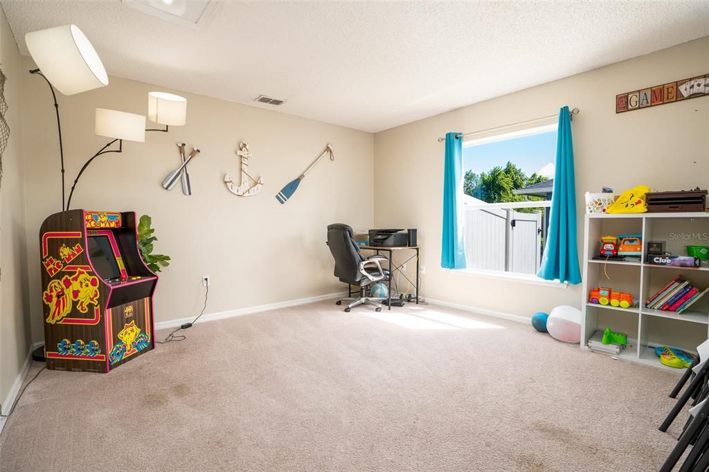 For Sale: $474,000 (4 beds, 2 baths, 2760 Square Feet)