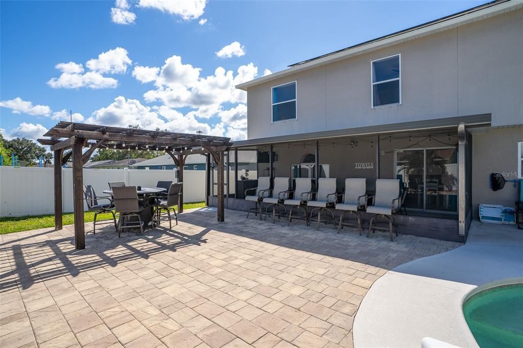 For Sale: $474,000 (4 beds, 2 baths, 2760 Square Feet)