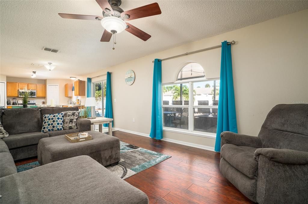 For Sale: $474,000 (4 beds, 2 baths, 2760 Square Feet)