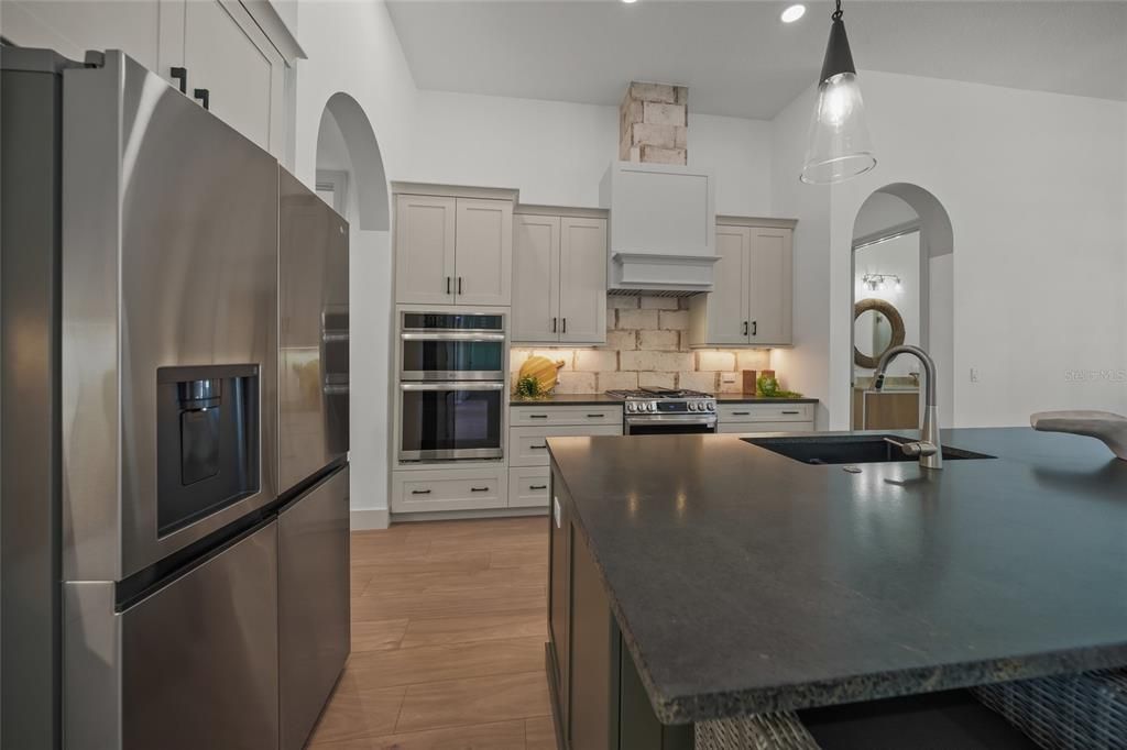 For Sale: $2,150,000 (4 beds, 4 baths, 2799 Square Feet)