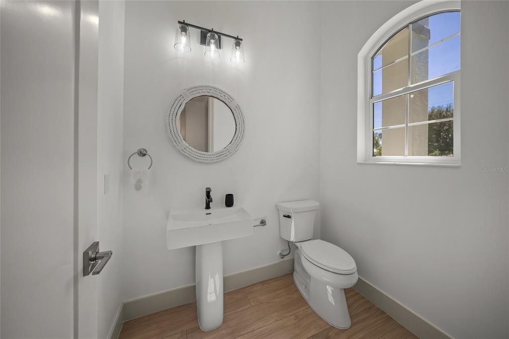 For Sale: $2,150,000 (4 beds, 4 baths, 2799 Square Feet)