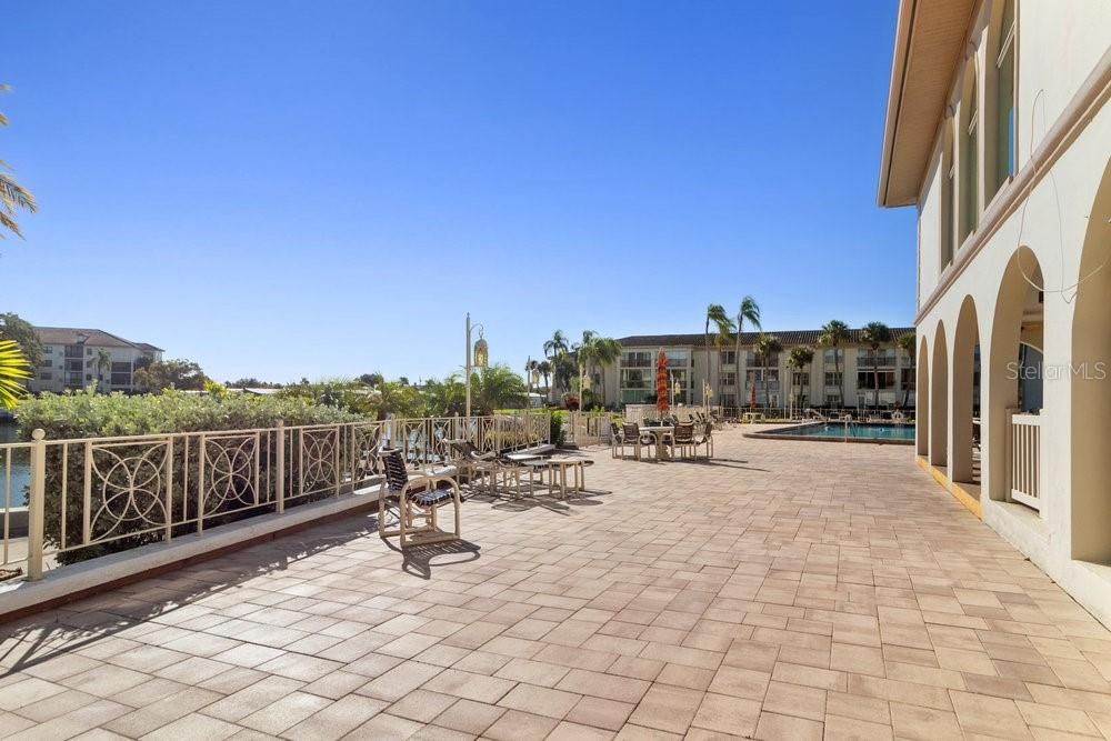 For Sale: $136,900 (1 beds, 1 baths, 875 Square Feet)