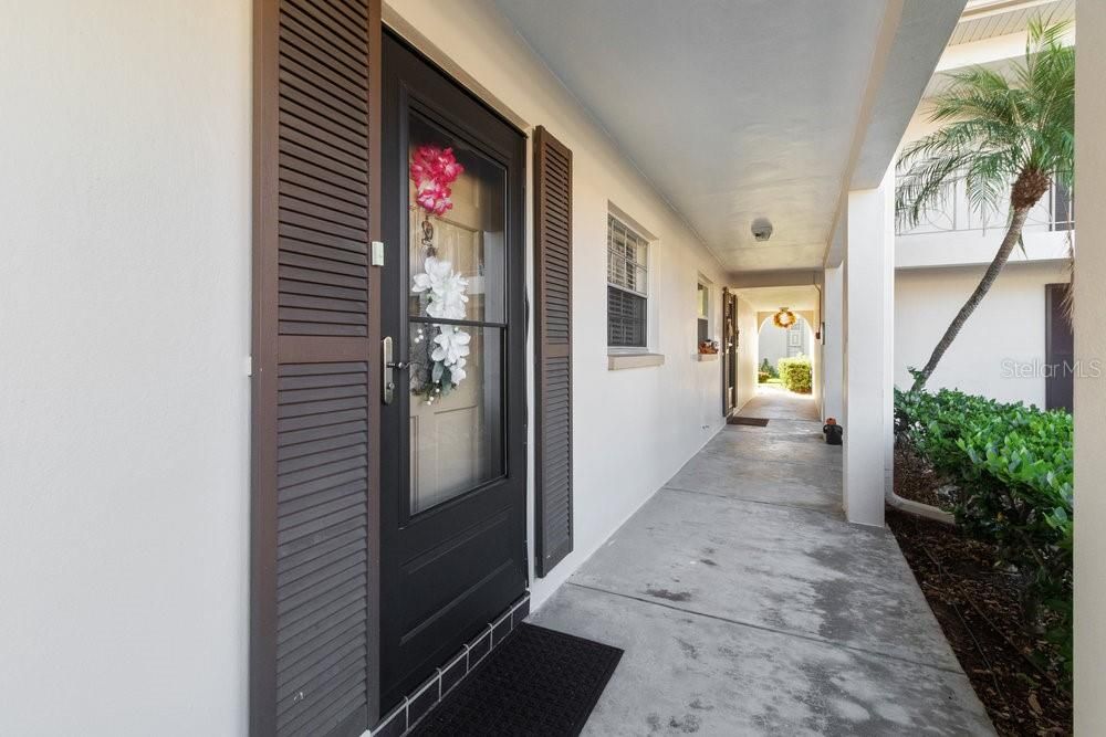 For Sale: $136,900 (1 beds, 1 baths, 875 Square Feet)