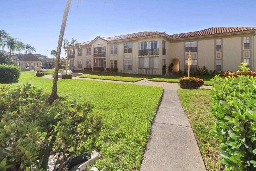 For Sale: $136,900 (1 beds, 1 baths, 875 Square Feet)