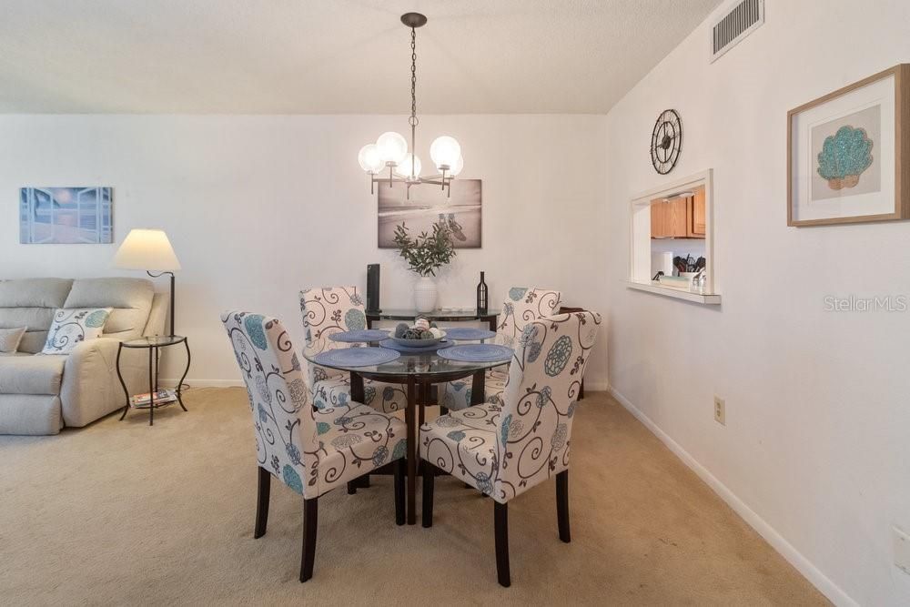 For Sale: $136,900 (1 beds, 1 baths, 875 Square Feet)