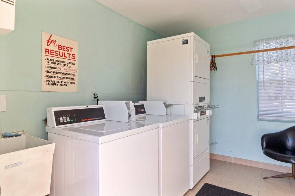 For Sale: $136,900 (1 beds, 1 baths, 875 Square Feet)