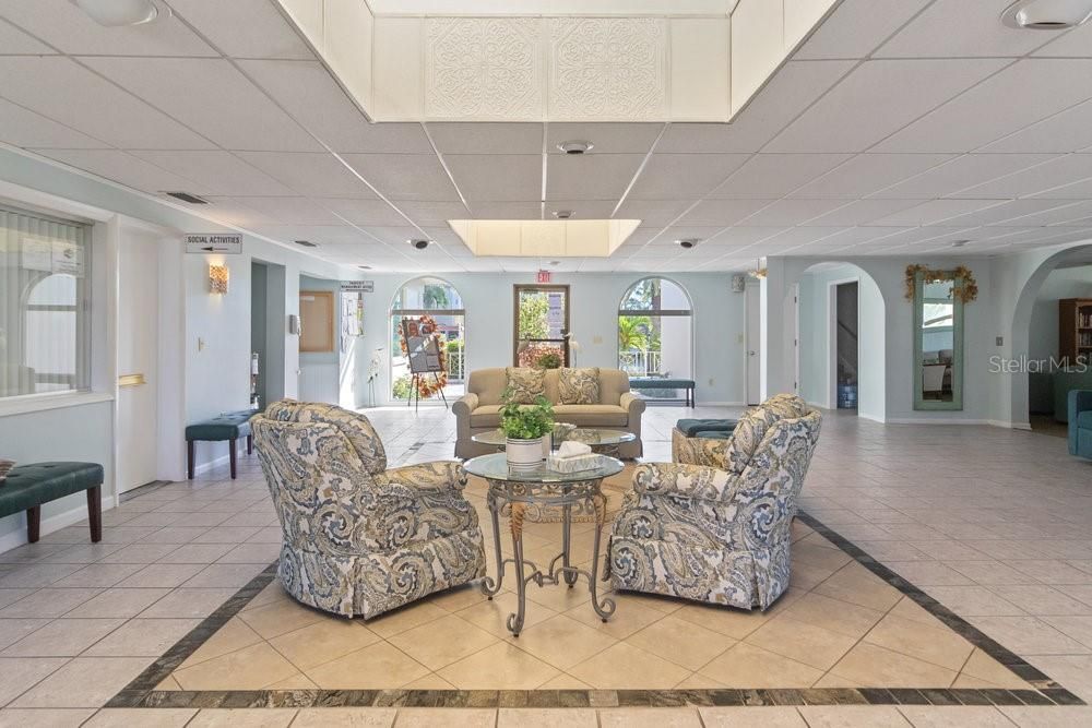 For Sale: $136,900 (1 beds, 1 baths, 875 Square Feet)