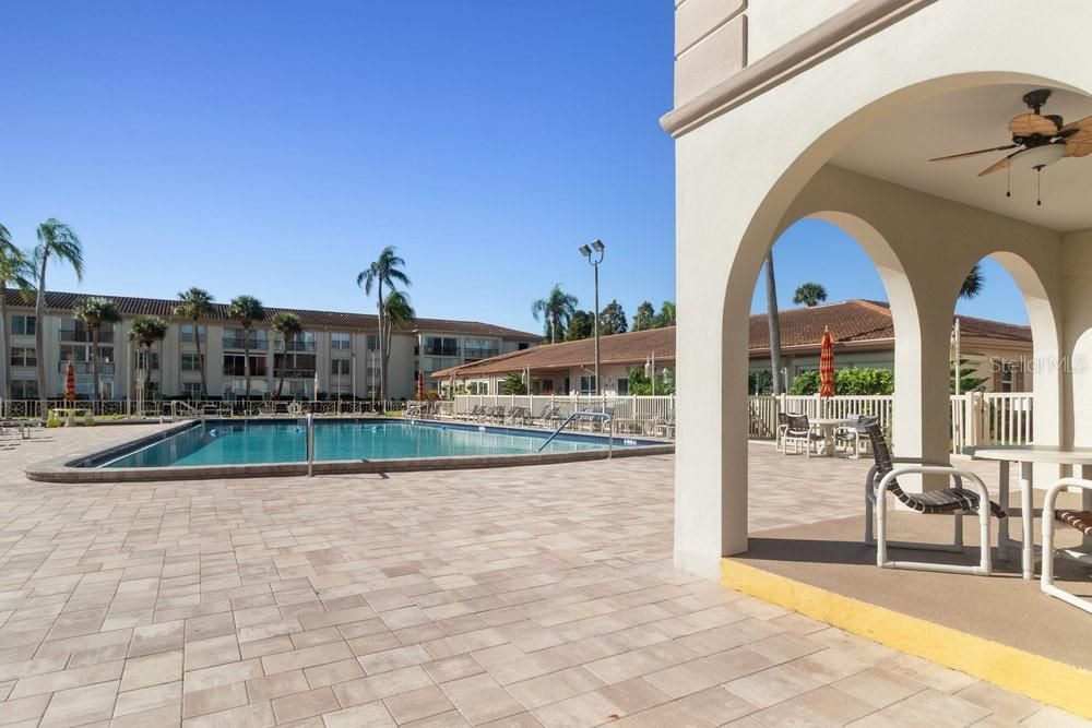 For Sale: $136,900 (1 beds, 1 baths, 875 Square Feet)