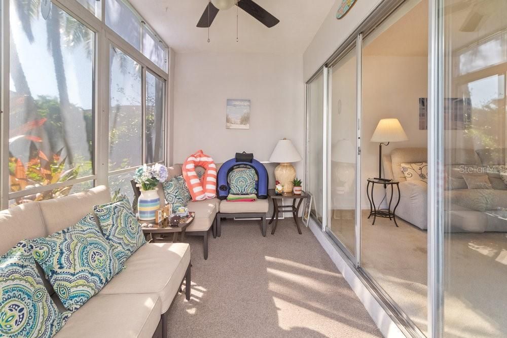 For Sale: $136,900 (1 beds, 1 baths, 875 Square Feet)