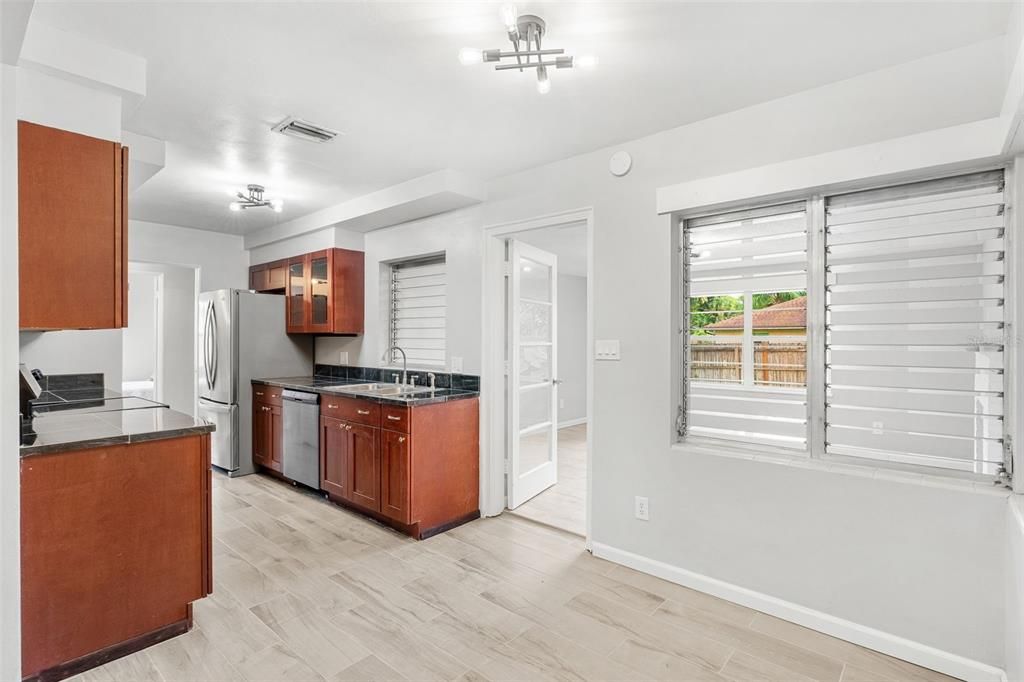 En Venta: $425,000 (3 camas, 2 baños, 1721 Pies cuadrados)