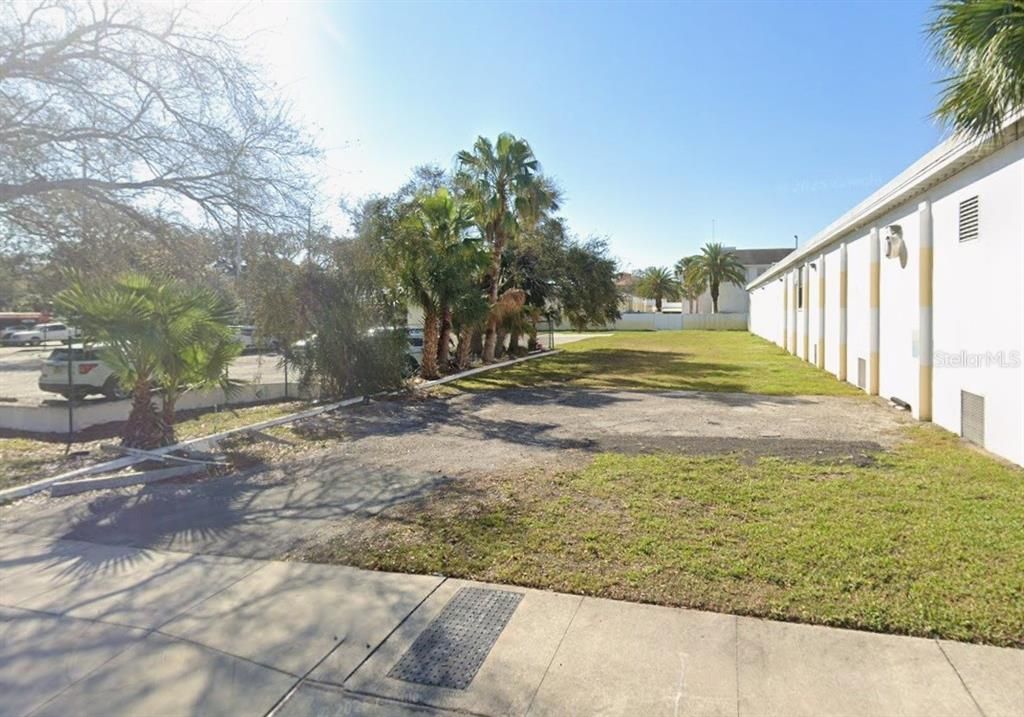 For Sale: $4,000,000 (0.54 acres)