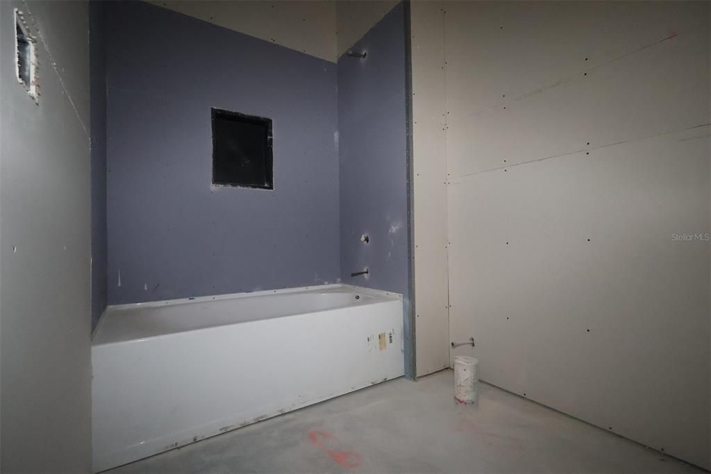 На продажу: $489,990 (4 спален, 2 ванн, 2092 Квадратных фут)