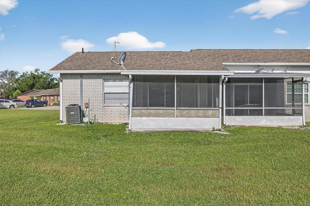 待售: $165,000 (2 贝兹, 1 浴室, 794 平方英尺)