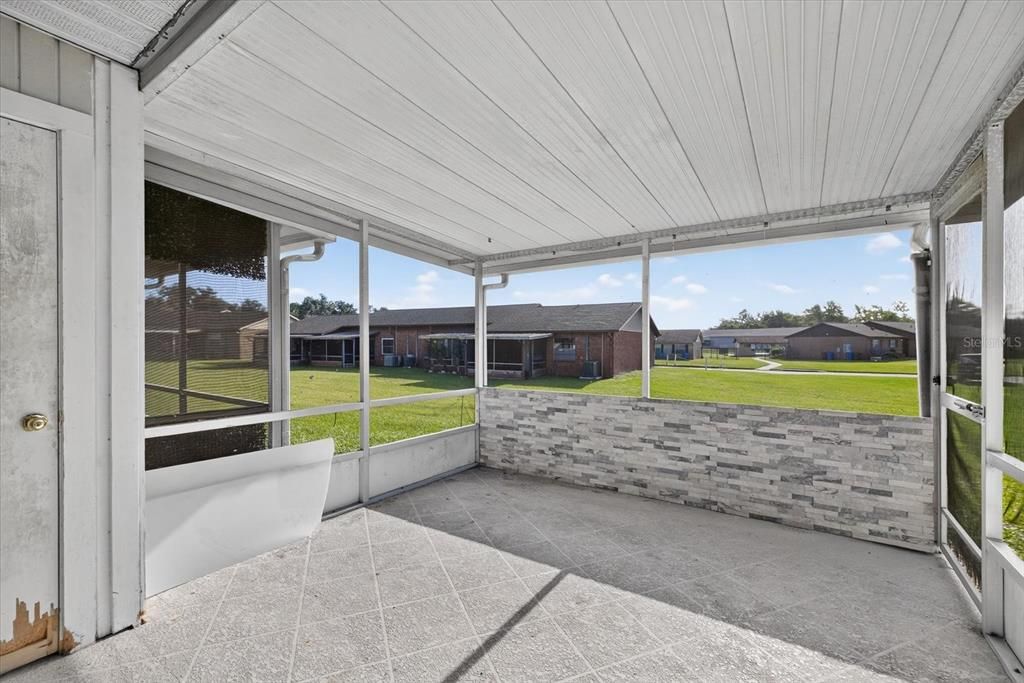 待售: $165,000 (2 贝兹, 1 浴室, 794 平方英尺)