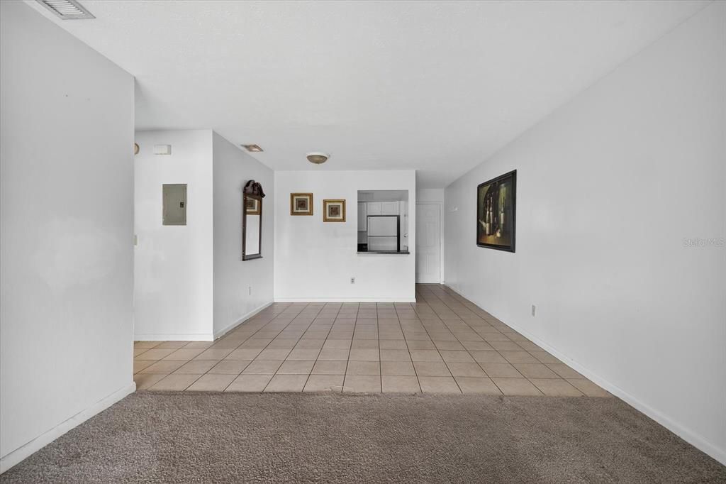 待售: $165,000 (2 贝兹, 1 浴室, 794 平方英尺)