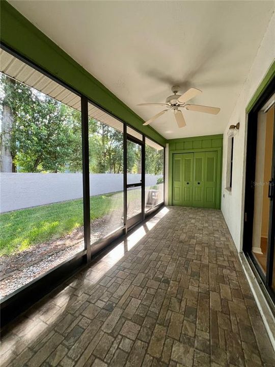 Active With Contract: $175,000 (2 beds, 2 baths, 930 Square Feet)