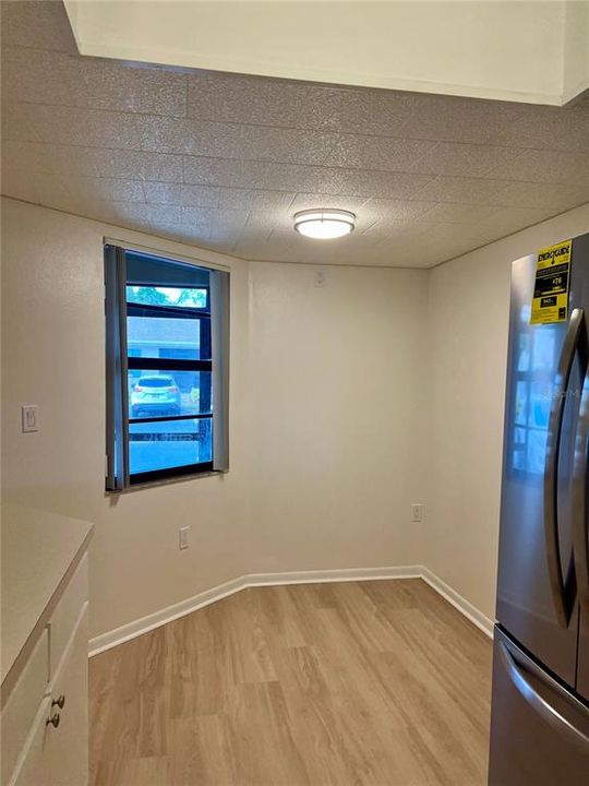 Active With Contract: $175,000 (2 beds, 2 baths, 930 Square Feet)