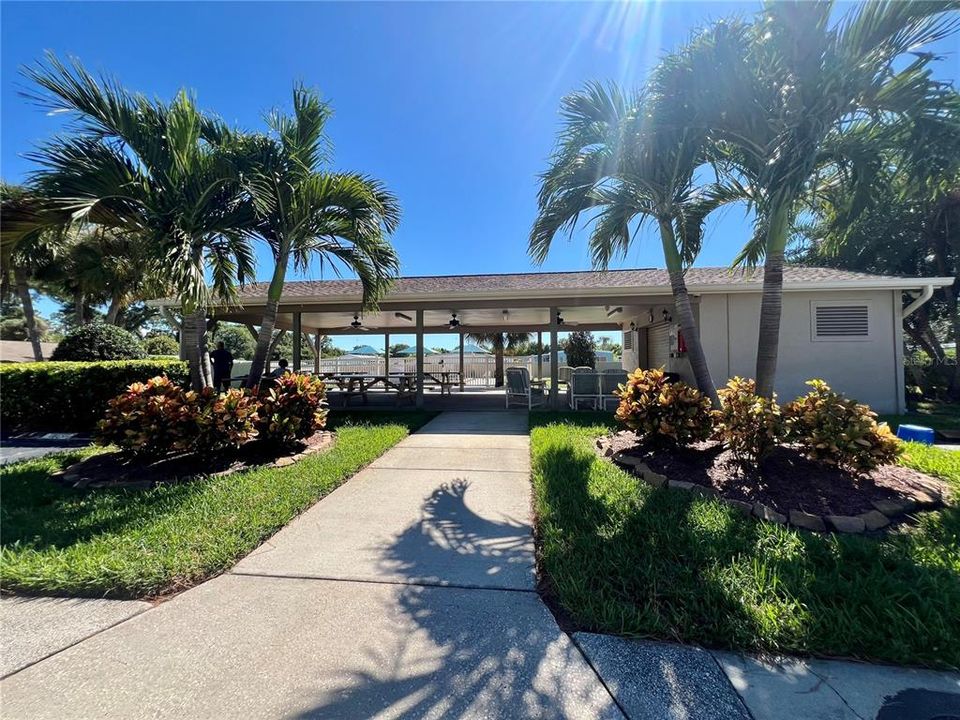 Active With Contract: $175,000 (2 beds, 2 baths, 930 Square Feet)